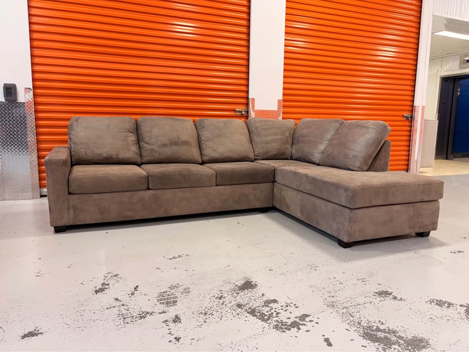 Big Comfy Right Facing Sectional