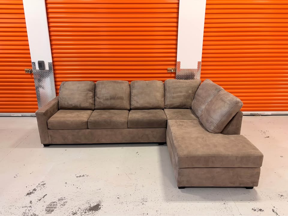 Big Comfy Right Facing Sectional