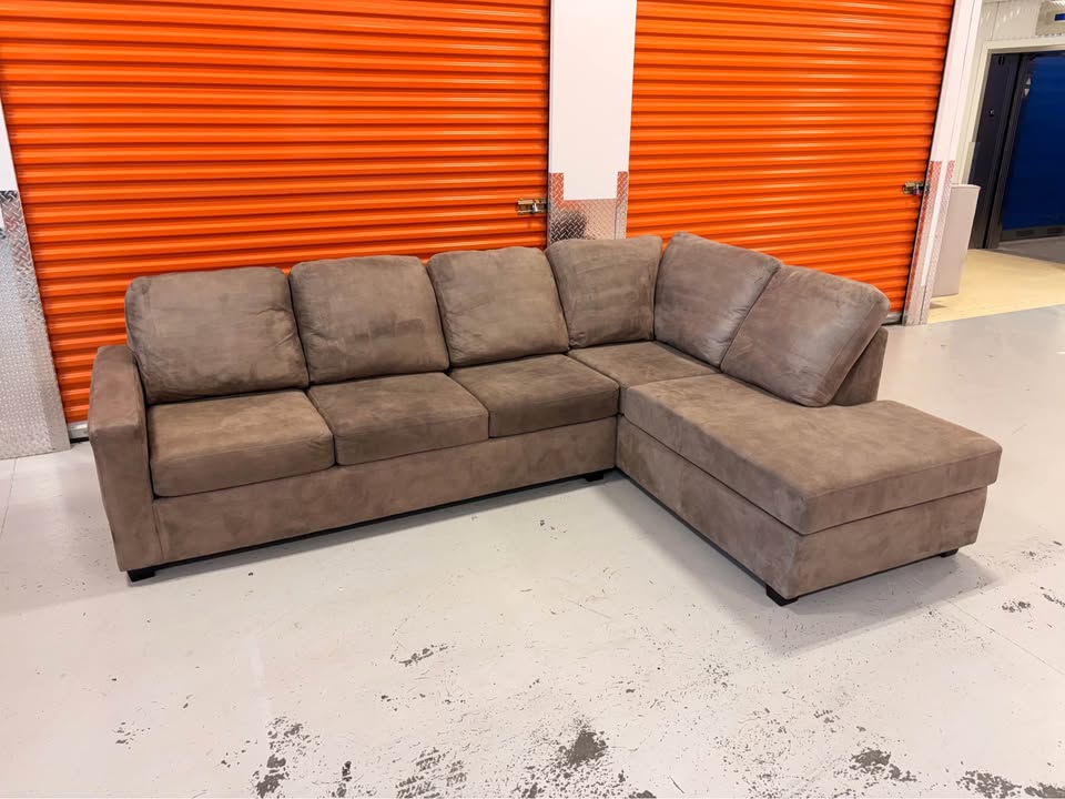 Big Comfy Right Facing Sectional