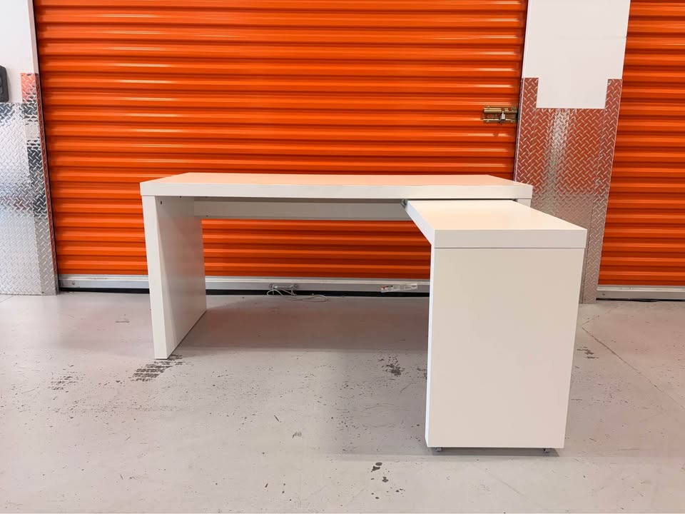 Retractable L Shape Desk